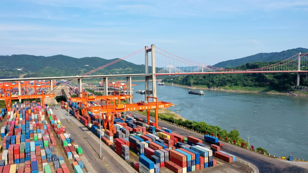 海运集港，，为什么要把集装箱集中到口岸码头堆场