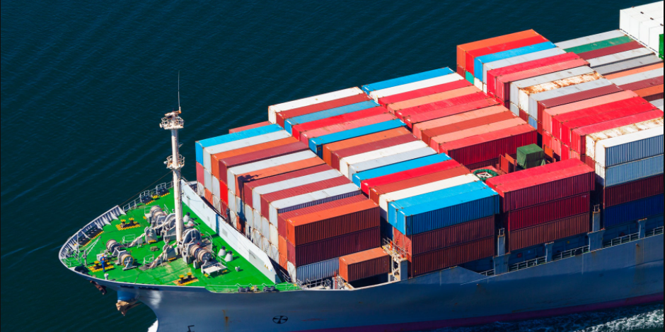 关税重锤下，，，，，集装箱海运航运业遭最严重的攻击